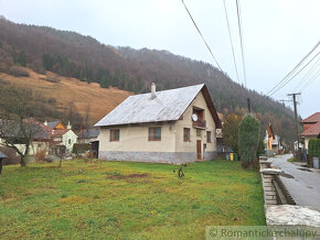 Praktický dom na peknom pozemku, vhodný na bývanie, alebo - 20