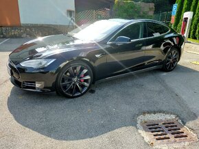 Tesla S P85 - 20