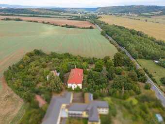 MIKELSSEN - Na predaj kaštieľ na pozemku 18 100 m2 pri Dudin - 20