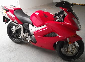 Honda VFR 800 V-TEC 2002 - 20