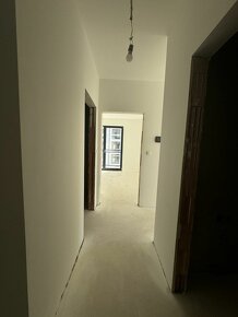 KRÁSNY 2 IZBOVÝ BYT S VEĽKOU 26m2 TERASOU | PANORÁMA | HOLOB - 20