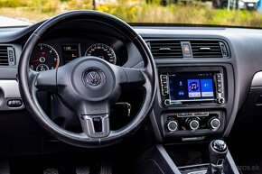 VW Jetta 1,6 TDI 77kW (parkovacia kamera, tempomat, Android) - 20