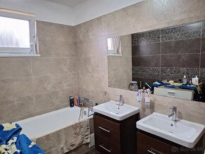 Predam rodinny dom,bungalov 131m2 na pozemku o vymere 639 m2 - 20