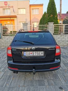 Škoda Octavia Combi 2.0 TDI CR DPF RS - 20