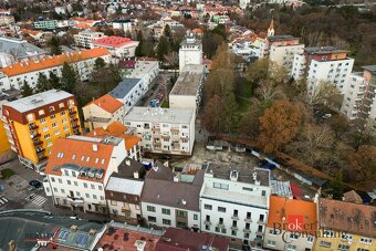 Rodinný dom priamo v centre s 2 bytovými jednotkami, 563m2,  - 20