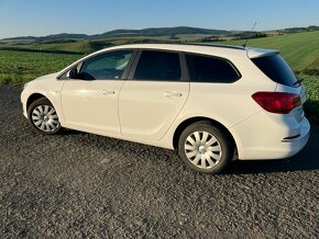 Opel Astra ST Combi 81kw Manuál 6st. - 20