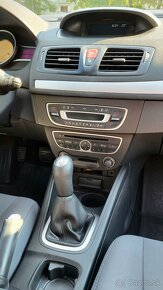 Renault Megane hatchback 2009 diesel - 20