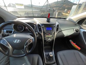 Hyundai i30 CW, 94 kW, 6-st. manuál - 20