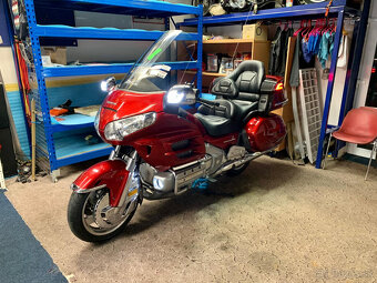 Honda GL1800 Gold Wing - 20