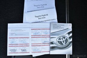 Toyota_Corolla_Kombi_2.0_HYBRID_CVT Executive_180_KONÍ_SR - 20