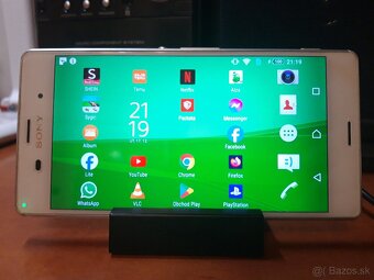 Sony Z3 D6603 vodeodolny a Sony Xperia E3 - 20