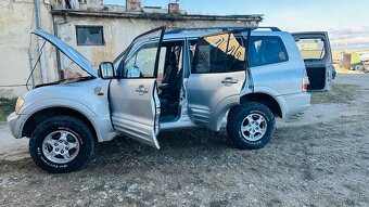 Mitsubishi Pajero Wagon 3.2 A/T - 20