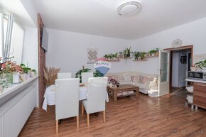 PREDAJ - LEPŠIA CENA - 3 izbový byt (80m2), 2x garáž, 2x par - 20