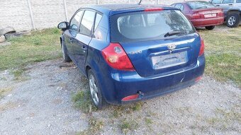 Predám rozpredám KIA Ceed 1.6 CRDI A8 - ABYSS BLUE 2008 - 20