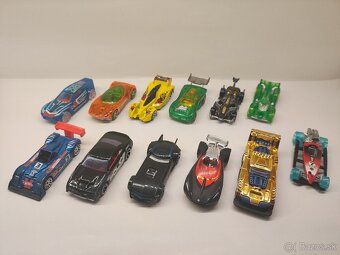 Autíčka Hot Wheels 1:60 - 1:64 - 20