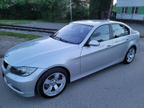 BMW E90 330i - 20