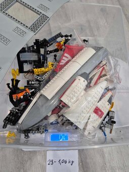 LEGO MIX 33kg + 10320 + 21322 (2x) - 20