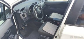 Toyota yaris 1.3 biela - 20