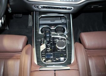 BMW X7 M50d xDrive Laser/360°/Tažné nafta automat - 20