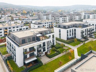 REZERVOVANÉ - Nadštandardný 4 izbový byt 100 m2 s terasou v  - 20