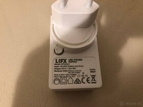 Zásuvky, LED nočné svetlo, adaptéry, ovládač LIFX - 20