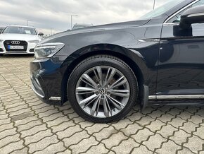 Volkswagen Passat Variant 2.0 TDi Highline R-Line 4Motion - 20