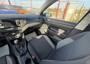 Volkswagen Polo TSI 70kW VIRTUAL 13tKm benzín manuál 70 kw - 20