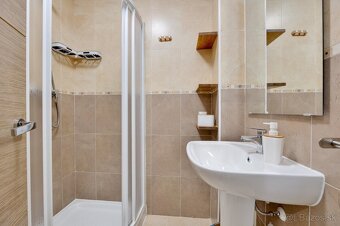 Na prodej 4kk(90m2) apt s balkonem a s dvěma koupelnami - 20