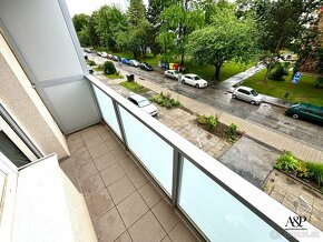 1,5 IZBOVÝ BYT S BALKÓNOM V CENTRE MESTA, 37M2, HOLLÉHO UL., - 20