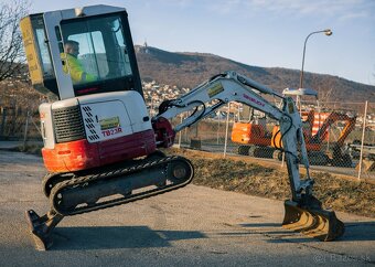 Bager Takeuchi TB23 + vrták + kladivo + 4 lyžice. - 20