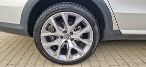 VW Passat Alltrack 2,0 TDi - 20