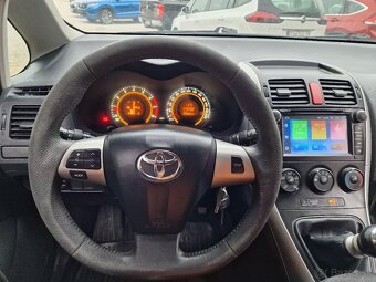 Toyota Auris 1.33 Dual VVT-i 100k M6 (benzín) - 20