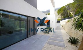 JKV REAL ponúka na predaj ELEGANTNÚ A LUXUSNÚ VILU ALTEA LA  - 20