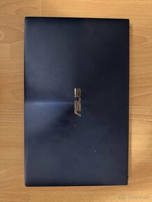 ASUS zenbook 15 s touchpadom - 2