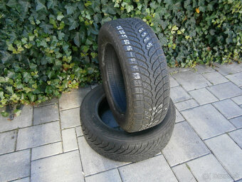 Predám 2x zimné pneu Bridgestone 205/60 R16 92H - 2