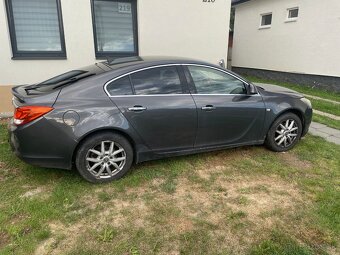 Opel Insignia sedan-liftback - 2