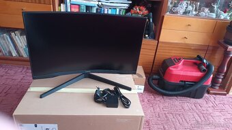 27" Samsung Odyssey G5 LC27 - 2