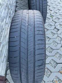 205/60 R16 - 2