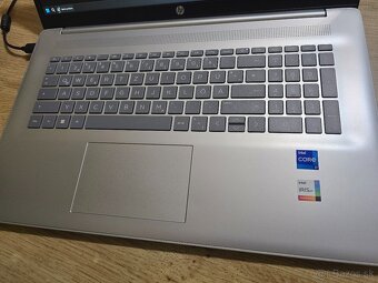 Velky 17.3 palcovy HP so 16gb ram 512gb ssd diskom a intel c - 2