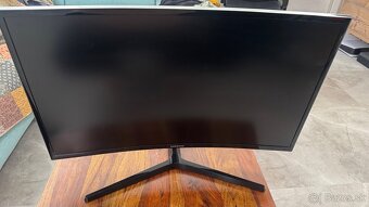 27" Samsung C27F396 - 2