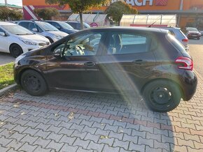 Peugeot 208 1.2 benzin 11400km - 2