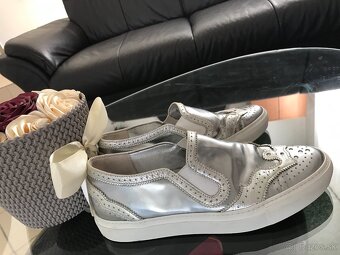 GIVENCHY originál silver dánske sneacery 37 - 2