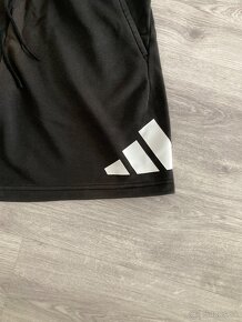 Kraťasy Adidas, veľ.M - 2