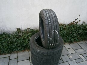 Predám 4x letné pneu Pirelli 215/65 R17 99VXL - 2