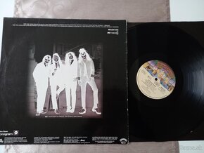 KISS  „Dressed To Kill „ /Casablanca  1975/ obal/mierne pos - 2