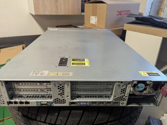 HP proliant DL380p g8 2x Xeon 16c/32t 16GB RAM TOP stav - 2