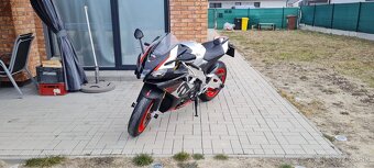 aprilia rsv4 - 2