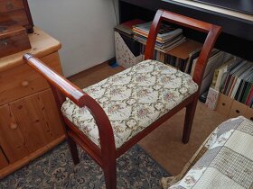 Starožitná stolička / kreslo - tzv. markýza - 2