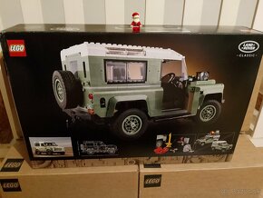 LEGO® ICONS™ 10317 Land Rover Classic Defender 90 - 2