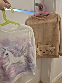 Plyšový sveter biely jednorožec H&M 110/116 - 2